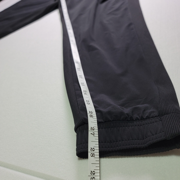 Athleta Brooklyn Women’s 12 Black Fleece Lined Jogger Sweatpants Zip Pockets - Picture 8 of 9